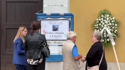 Download Video: Strage di Paderno, i funerali della famiglia uccisa: addio a Fabio,?Daniela e Lorenzo