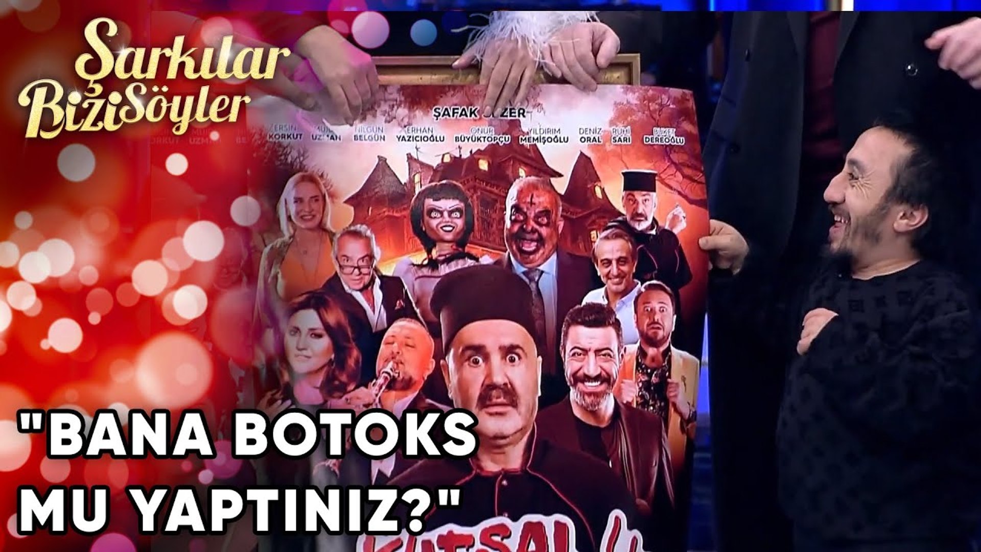 ⁣Şarkılar Bizi Söyler Ekibi, Kutsal Damacana 4 Afişinde | Şarkılar Bizi Söyler 66. Bölüm