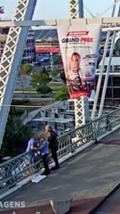 Câmera registra Jon Bon Jovi ajudando a salvar mulher em ponte nos Estados Unidos