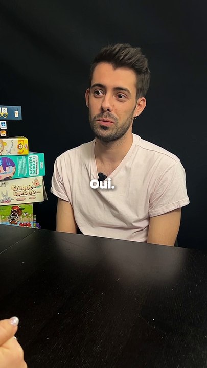 On avait 1 minute pour deviner son métier !  Pierre est venu nous parler de son métier d'architecte. On a essayé de deviner son métier (avec des lunettes sur la tête).