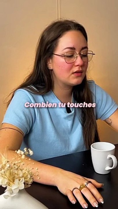 Tu touches combien net par mois ?  Alexandre est administrateur système. Il exerce à Paris. Il a fait un diplôme dans l'informatique pour en arriver là. 