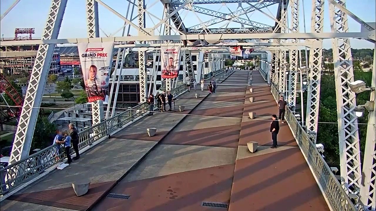 Le chanteur Bon Jovi sauve une femme suicidaire sur un pont