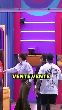 ¡Karime Pindter y Gala Montes se besan en La Casa de los Famosos!