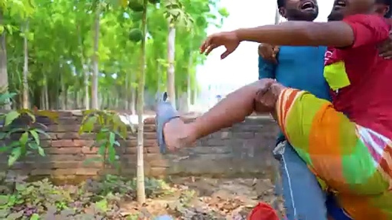 Top_new_special_must_watch_trending_funny_comedy_video_amazing_funny_video_2023_injection_funny(360p)