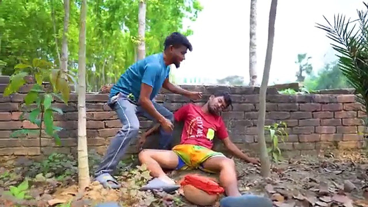 Top_new_special_must_watch_trending_funny_comedy_video_amazing_funny_video_2023_injection_funny(360p)