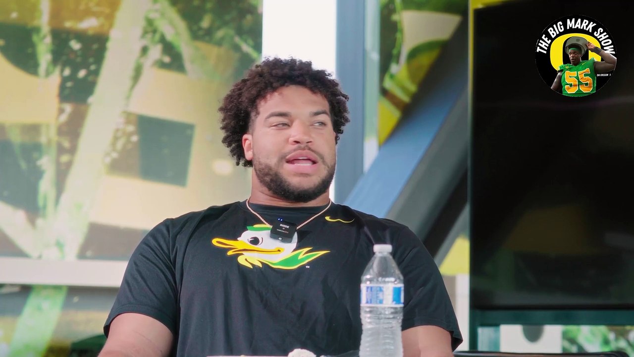 WATCH: Oregon Ducks Star Marcus Harper Interviews Offensive Lineman Teammates
