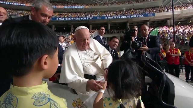 البابا فرانسيس يختتم جولته الآسيوية بلقاء رئيس سنغافورة