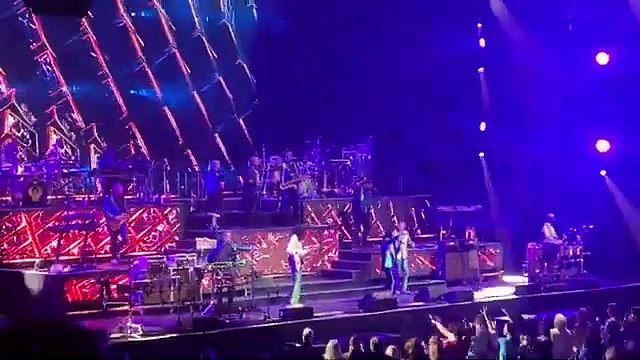 Boogie Wonderland-Let's Groove; & September (Live) - Earth, Wind; & Fire