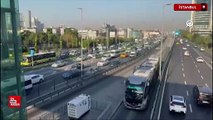 İstanbul'da haftanın son mesai gününde trafik yoğunluğu yaşanıyor