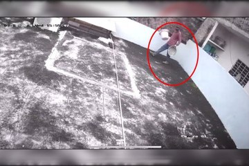 VIDEO: जब चोर को नहीं मिला कुछ भी तो... ले गया परात और बाल्टी