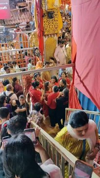 Video: कुमकुम भाग्य की फेमस एक्ट्रेस संग मंदिर में हुई बद्तमीजी, छीना-झपटी और धक्के-मुक्की का वीडियो वायरल