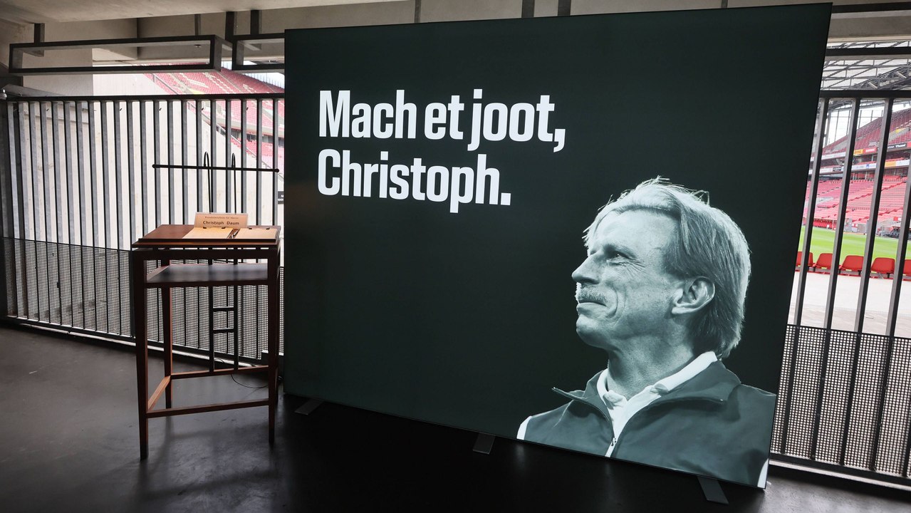 Littbarski den Tränen nah: "Habe drei Personen gleichzeitig verloren"
