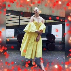 Holly Rose Emery is a Model from New Zealand❤️⭐❤️⭐❤️⭐