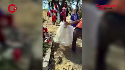 Narin’in mezarını ziyaret eden bir yurttaş, mezara bırakılan gelinliği kaldırıp onların yerine okul önlüğü ve çanta bıraktı.