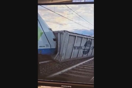 Treno contro container, incidente a Milano: il video