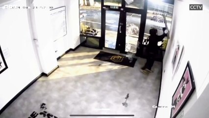 Cómo está la galería donde robaron un cuadro de Bansky