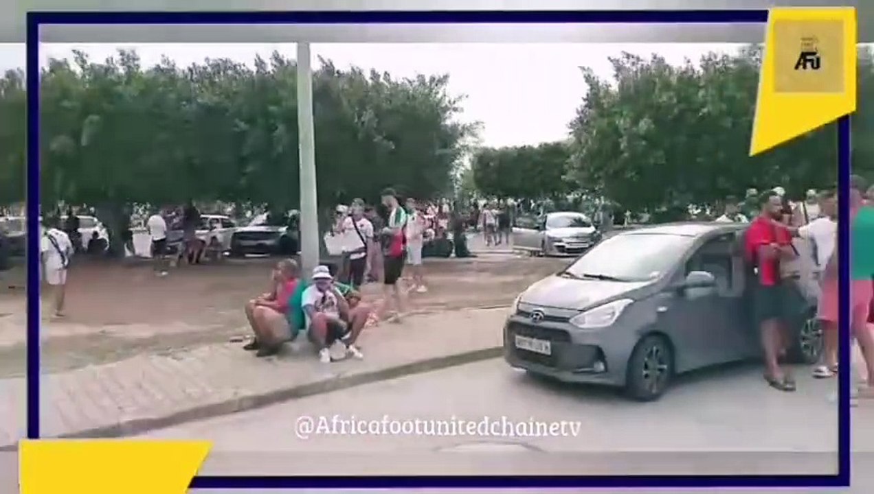 #LDCCAF #MCAlger : Les supporters du Mouloudia attendent impatiemment devant le stade de Radès  des heures avant le coup d'envoi du match contre l'#USMonastir ⚪