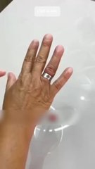 Comment enlever une bague coincé