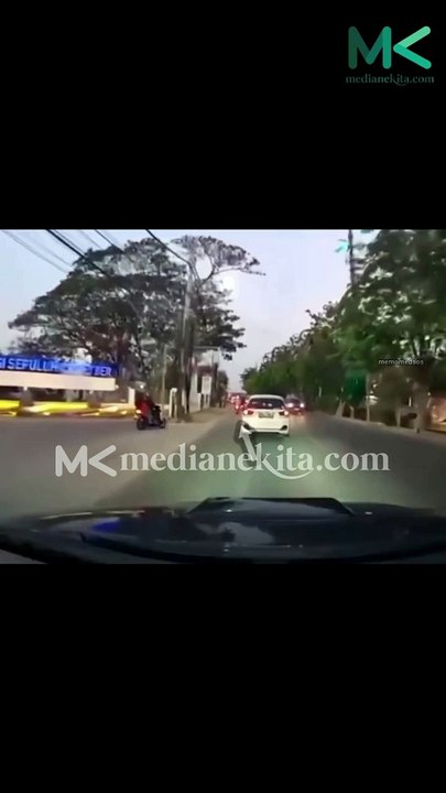 Mahasiswi ITS Jadi Korban Begal di  Keputih Surabaya, Warganet Heran Pengemudi Mobil Strobo Tak Berani Bertindak