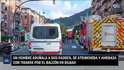 Un hombre apuñala a sus padres, se atrinchera y amenaza con tirarse por el balcón en Bilbao