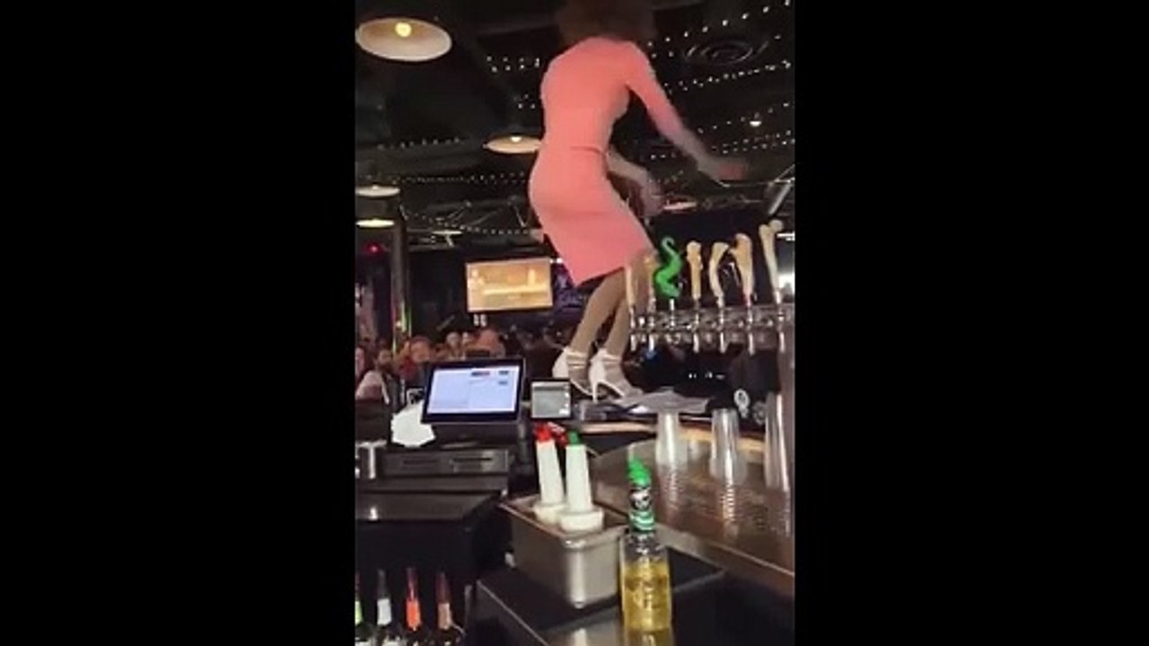 Danser dans un bar présente des risques considérables.