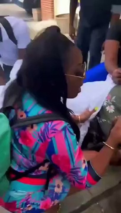 Here’s a simple and delicious sponge cake recipe-  ### Ingredients- - 4 large eggs - 1 cup (200g) granulated sugar - 1 cup (125g) all-purpose flour - 1 teaspoon baking powder - 1-4 teaspoon salt - 1-4 cup (60ml) milk - 1