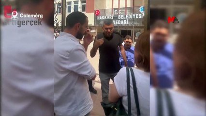 Kayyım belediye meclis üyelerinin toplantı için binaya girişini engelledi