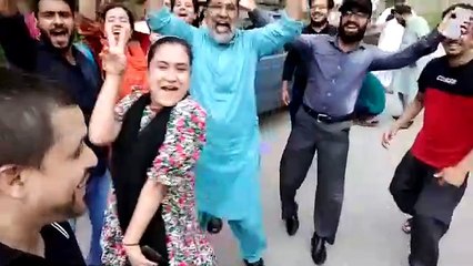 Party time #trending #foryou #tiktok #delicious #gaming #reels