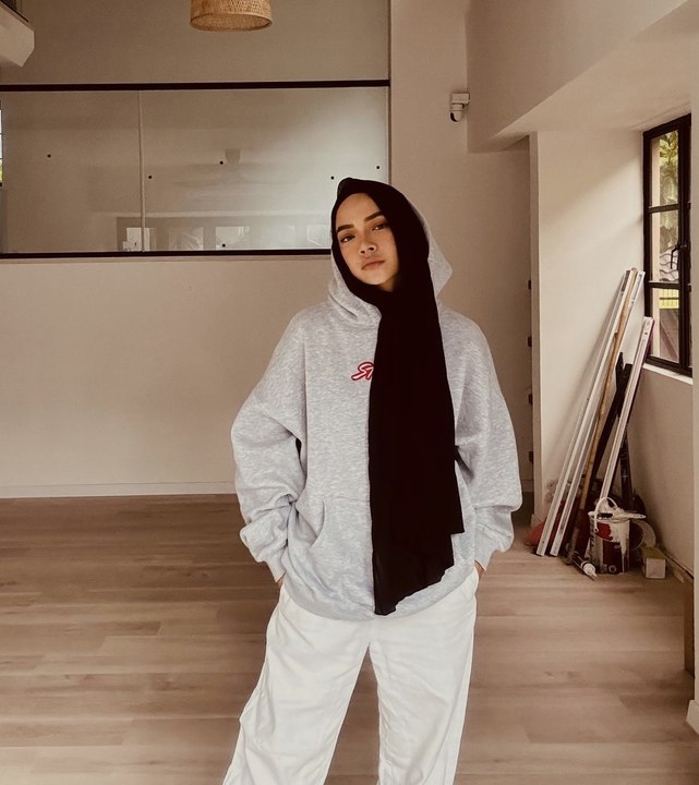 Nora Danish Berubah Penampilan Berhijab