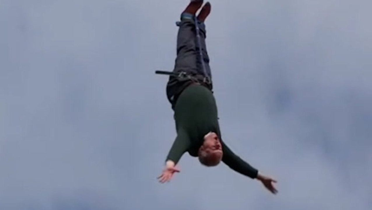 Watch: Ed Davey bungee jumps as Liberal Democrats kick off last week of general election campaign