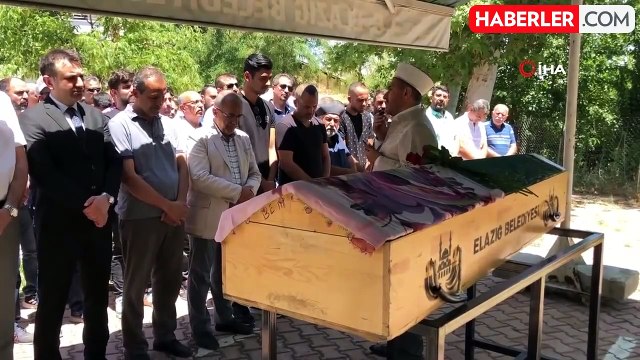 Eski eşi tarafından 13 yerinden bıçaklanan kadın son yolculuğuna uğurlandı