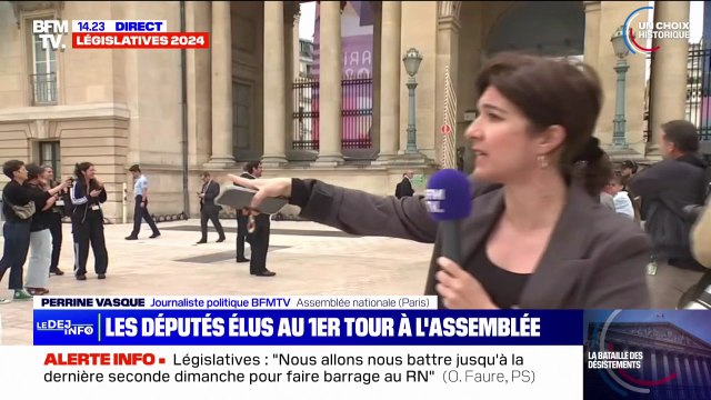 Les députés élus au premier tour des élections législatives arrivent à l'Assemblée nationale