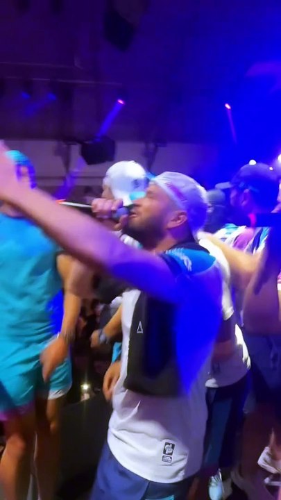 Le rappeur Jul était aussi à l'Amnesia, emblématique boîte de nuit du Cap d'Agde appartenant à la famille de Laeticia Hallyday