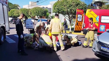 Entregador sofre fratura exposta na perna após colisão na região central de Umuarama