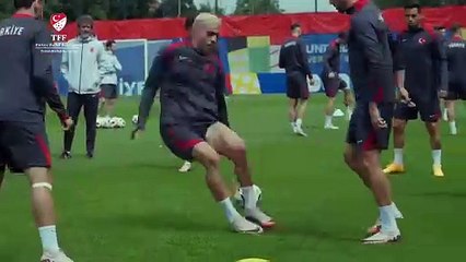 A Milli Futbol Takımı'nın antrenmanında kahkaha tufanı!