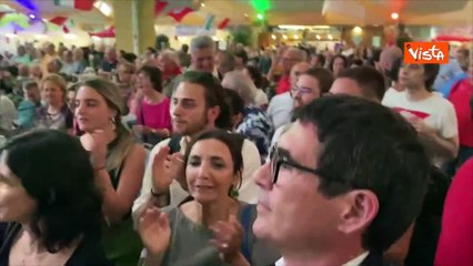 Скачать видео: Fratoianni alla festa dell'Anpi canta 