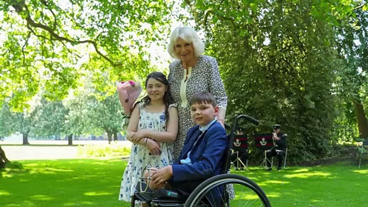 Queen Hosts Party For Children Who Missed Buckingham Palace Garden Party