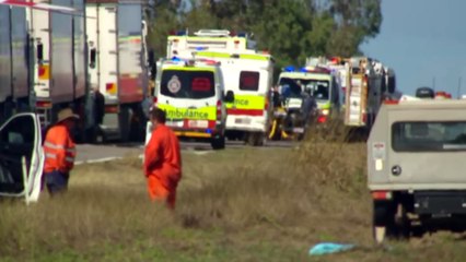 Police confirm bus was travelling on the wrong side of the road before fatal crash in Queensland