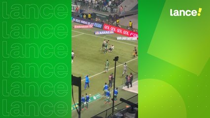 Cartão vermelho para Raphael Veiga