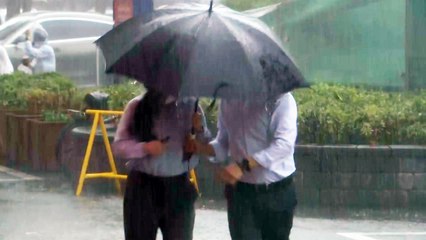 [날씨] 중부 집중호우'...오후까지 시간당 최고 50mm / YTN