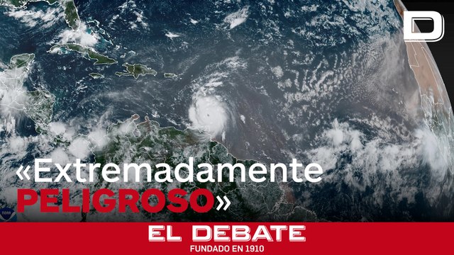 Un huracán «extremadamente peligroso» llega a las Islas de Barlovento