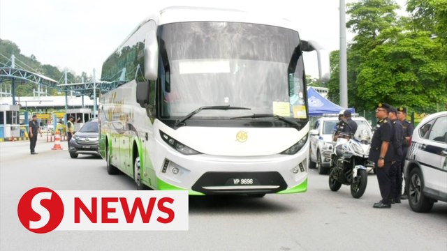 Two tour bus drivers found without licences within first hour of crackdown