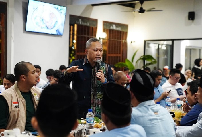 Mendag Zulkifli Hasan Bincang Santai Bersama Pengusaha Muda di Kota Medan