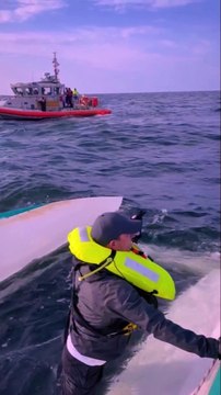 Coast Guard Station Dauphin Island crew rescues bo