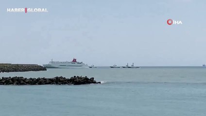 Feribotta korku dolu anlar: İçinde 140 yolcuyla birlikte karaya oturdu