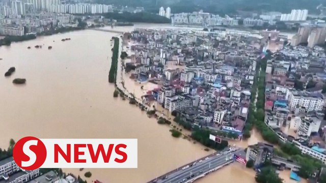 Floods submerge cities in southern China