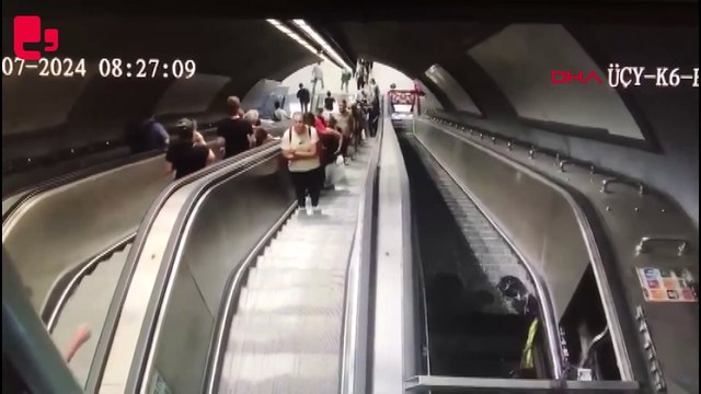 11 kişinin yaralandığı yürüyen merdiven kazası kamerada