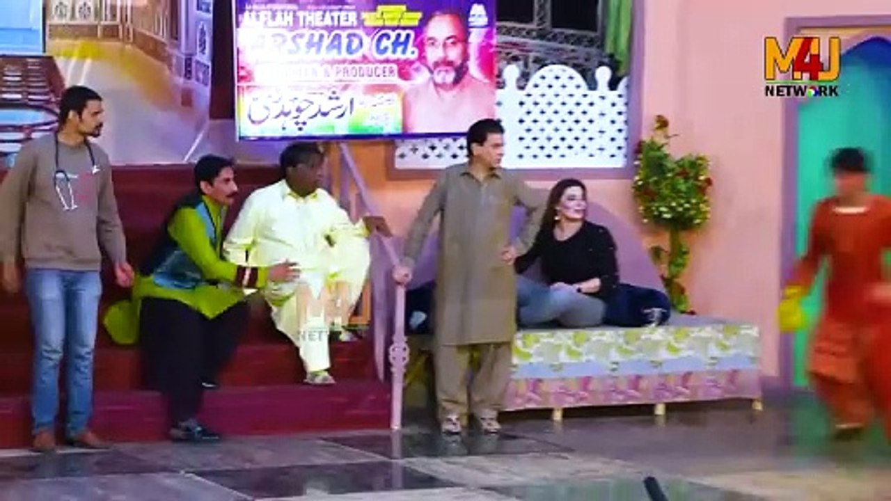 Iftikhar Thakur with Khushboo and Amanat Chan, Tariq Teddy Stage Drama Shaadi Mere Yaar