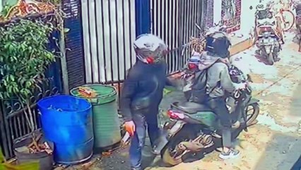 Aksi Curian Motor di Jakarta Timur Terekam CCTV, Modus Jadi Kurir Paket