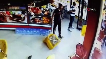 Restoranda bıçaklı tuvalet kavgası kamerada